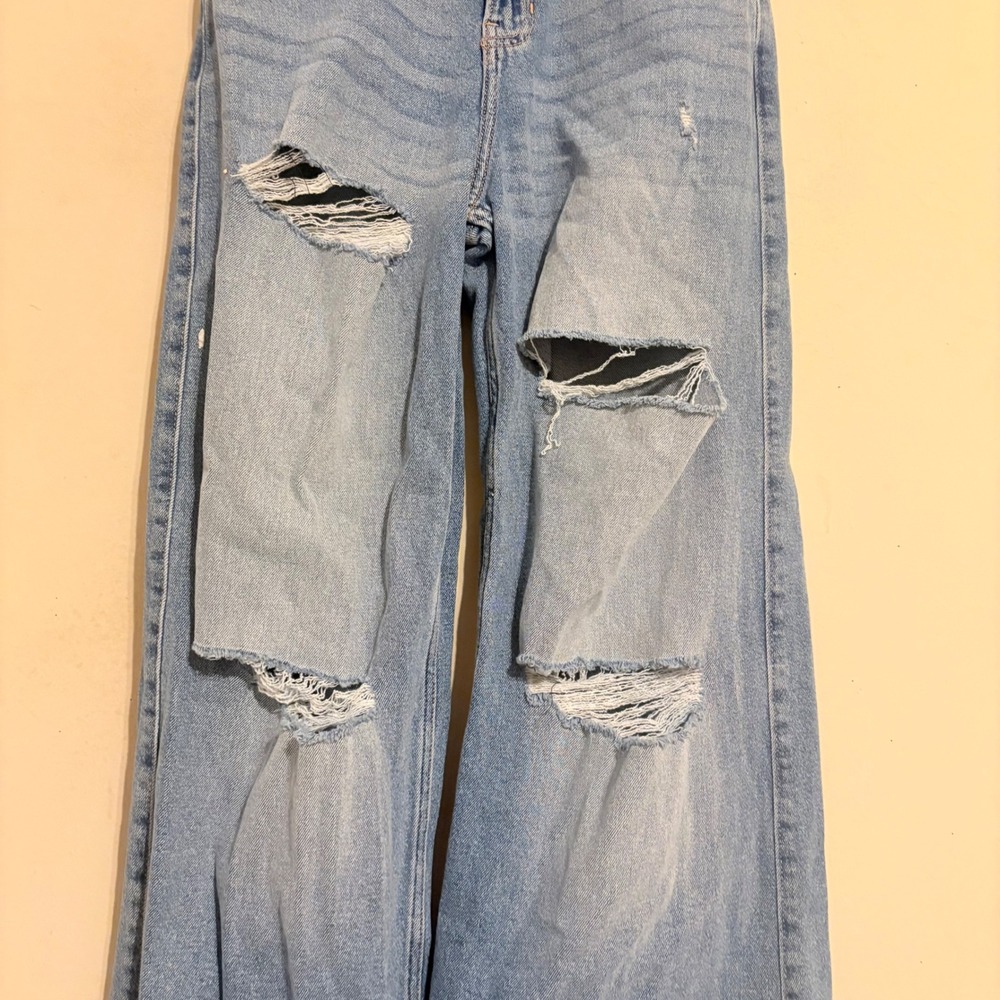 Hollister High-Rise Extreme Baggy Distressed Light Wash Jeans W26 L32 - Picture 13 of 16